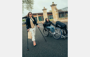 Deux joueuses du joueuses du CS Meaux Basket Fauteuil en Équipe de France