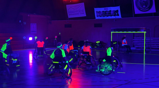 Claye-Souilly s’illumine au rythme du Hand Fauteuil Fluo